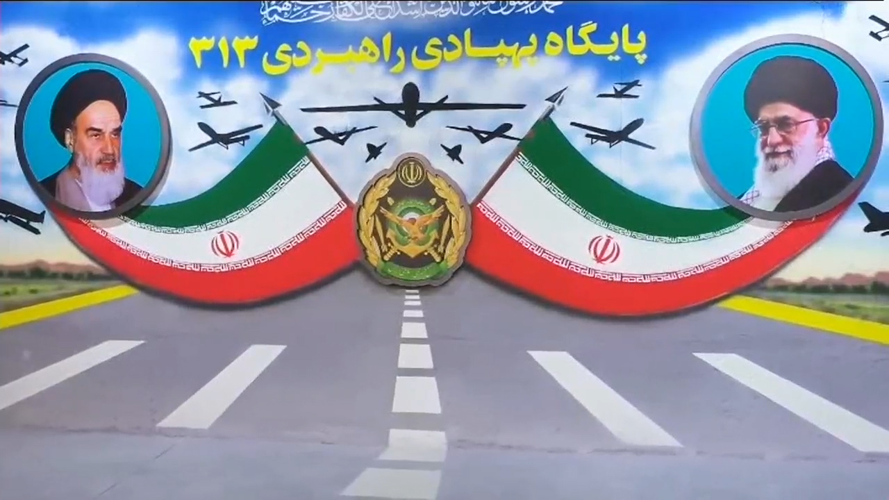 ايران - الجيش الايراني - طائرات مسيرة